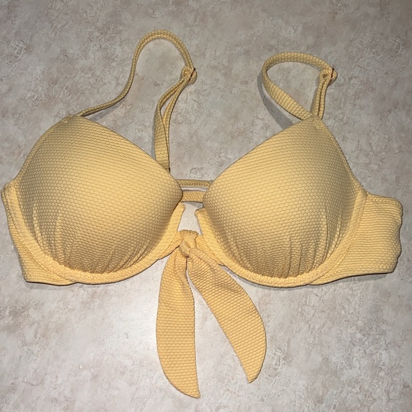 Bikini - Picture 6 of 10